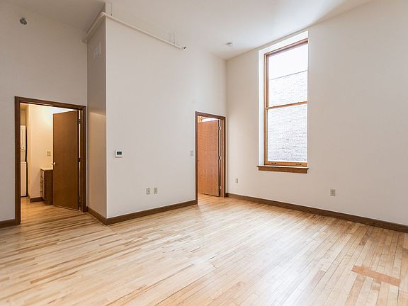 5th image of 346 2nd Ave SW #302