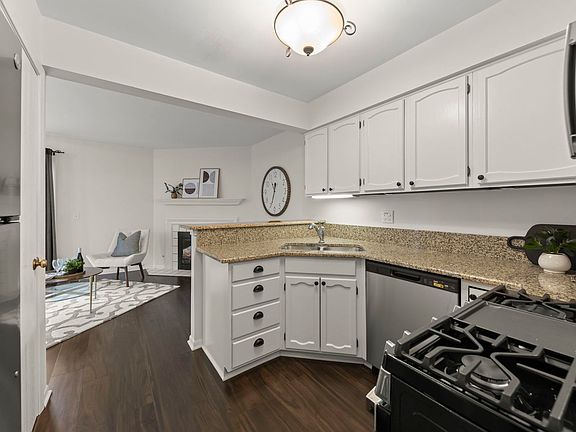 4th image of 1353 Queensgreen Cir #1502
