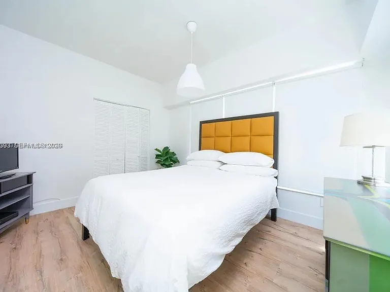 227 1st St #7 — Photo 6