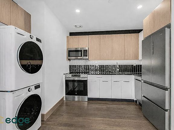 4th image of 419 E 135th St #2B