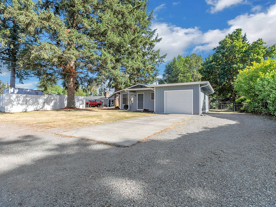 970 Johns Rd E