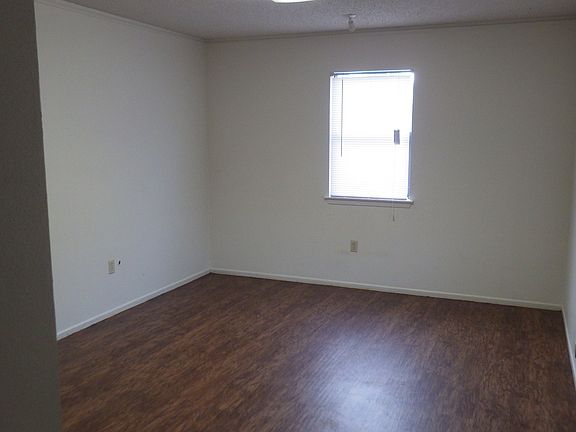 2nd image of 1010 Rockmoor Ste 301