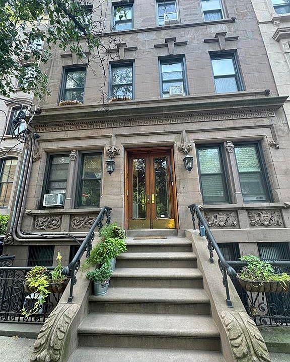 1st image of 253 8th St #4R