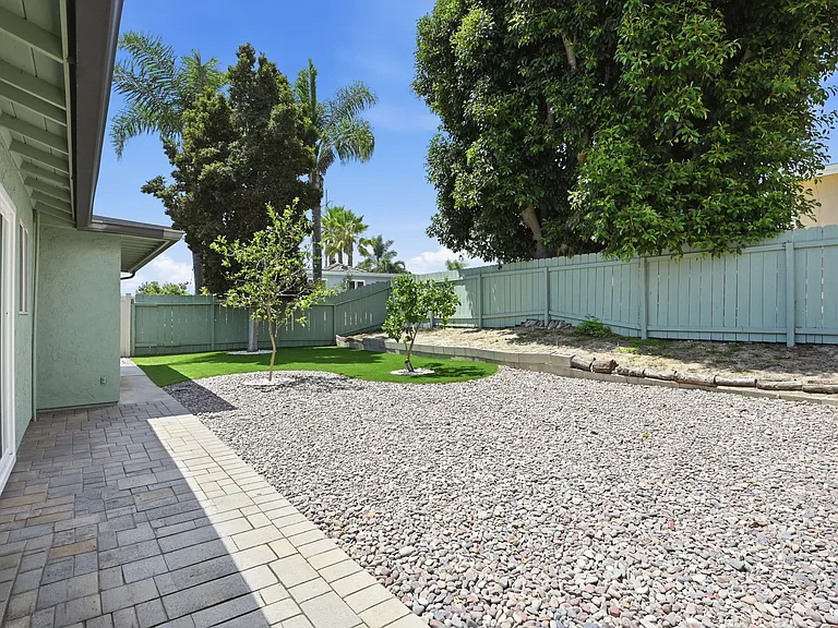 1712 Greentree Rd — Photo 25