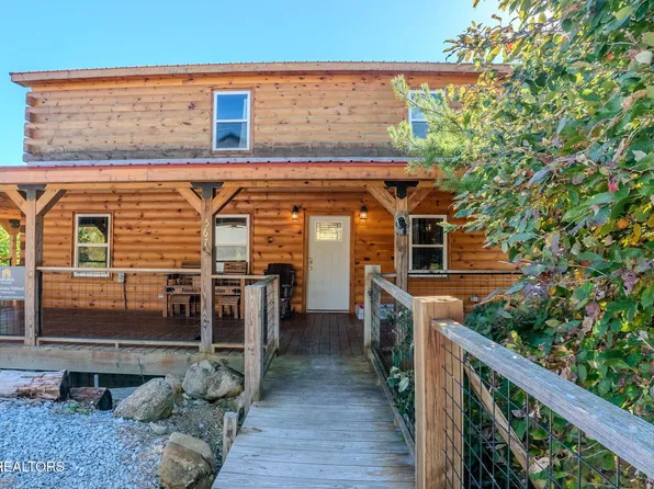 567 Edgewood Dr, Gatlinburg, TN 37738