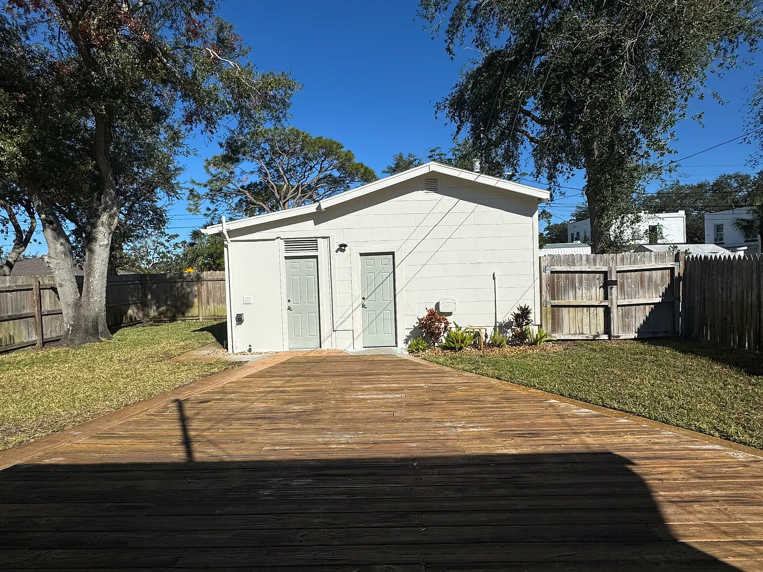2 bed, 620 sqft, $2,100 — Photo 3
