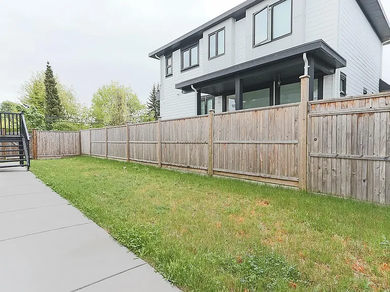16792 18b Ave #1 — Photo 20