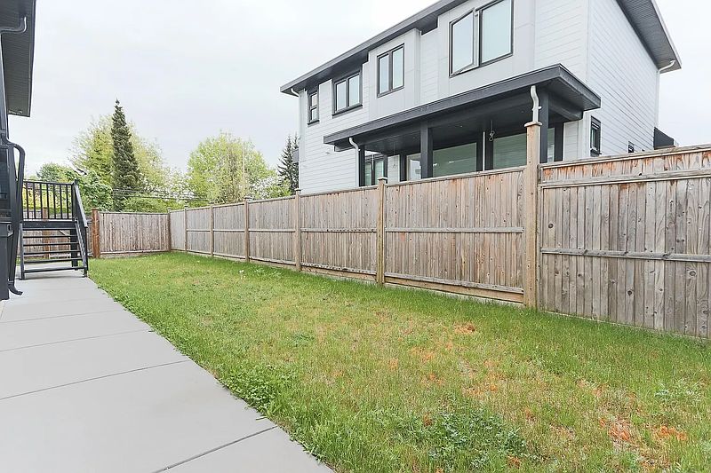 Surrey Apartment for rent - 2 Bedrooms — photo 14