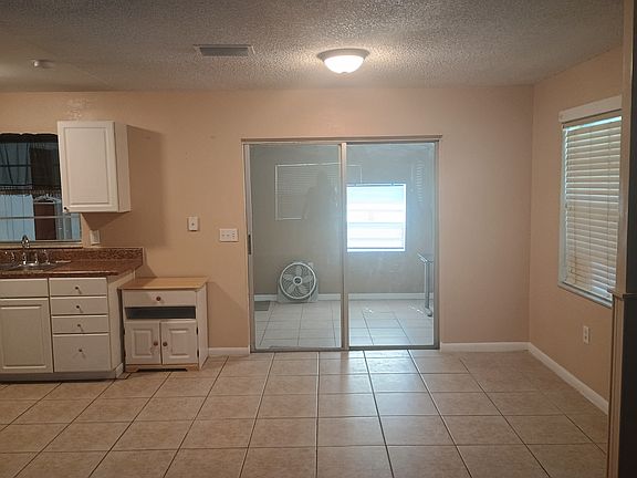 5th image of 5148 Edwina St