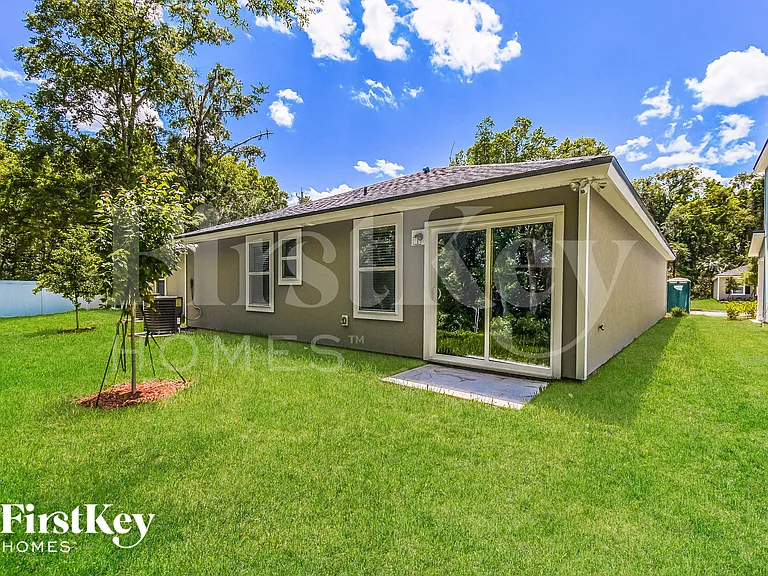 11211 Margarets Landing Pl — Photo 14
