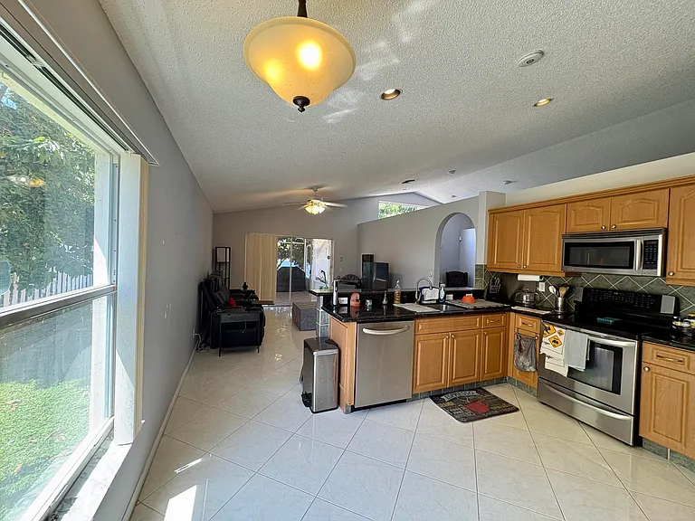 3771 Newport Ave — Photo 14