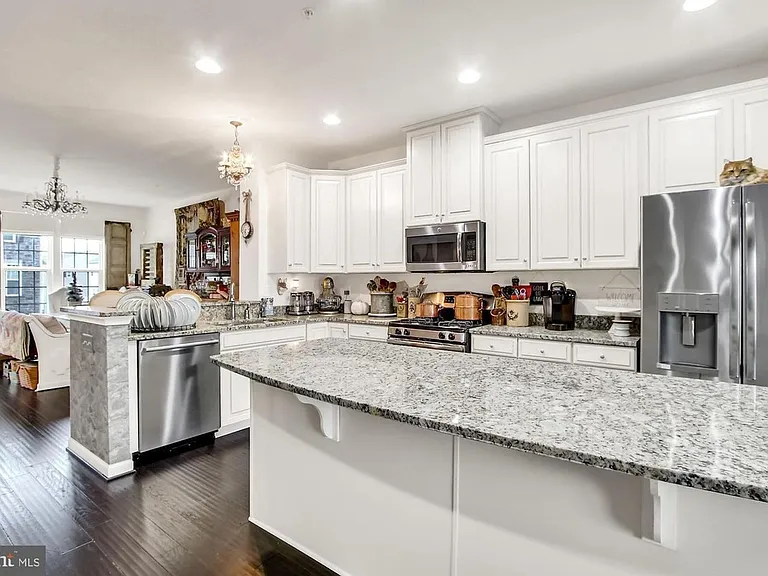 927 Brechin Ln — Photo 11