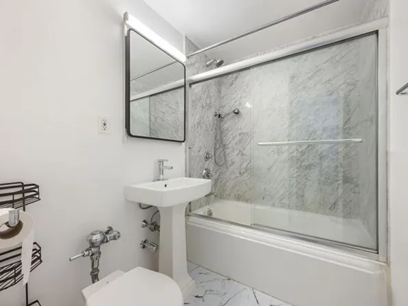 408 West 57th Street image 8 of 10