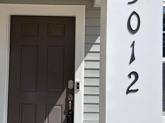 2nd image of 3012 Honeymyrtle Ln
