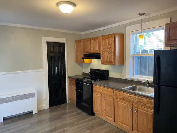 50 3rd Ave APT 1, Lowell, MA 01854