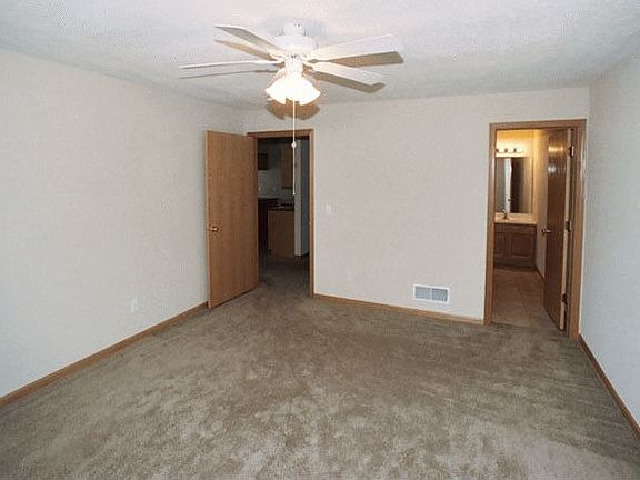 5th image of 926 Buckingham Dr