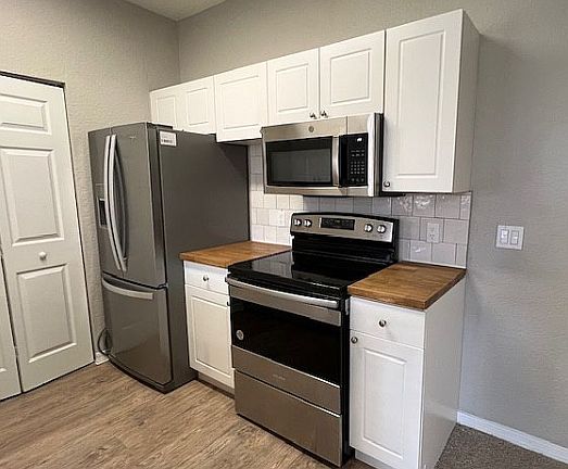 4th image of 837 Grand Regency Poin #205