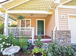 102 Fairway View Dr, Etowah, NC 28729