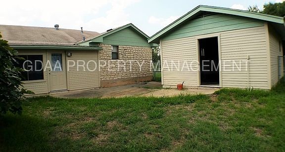 5th image of 200 Rockmoor Dr