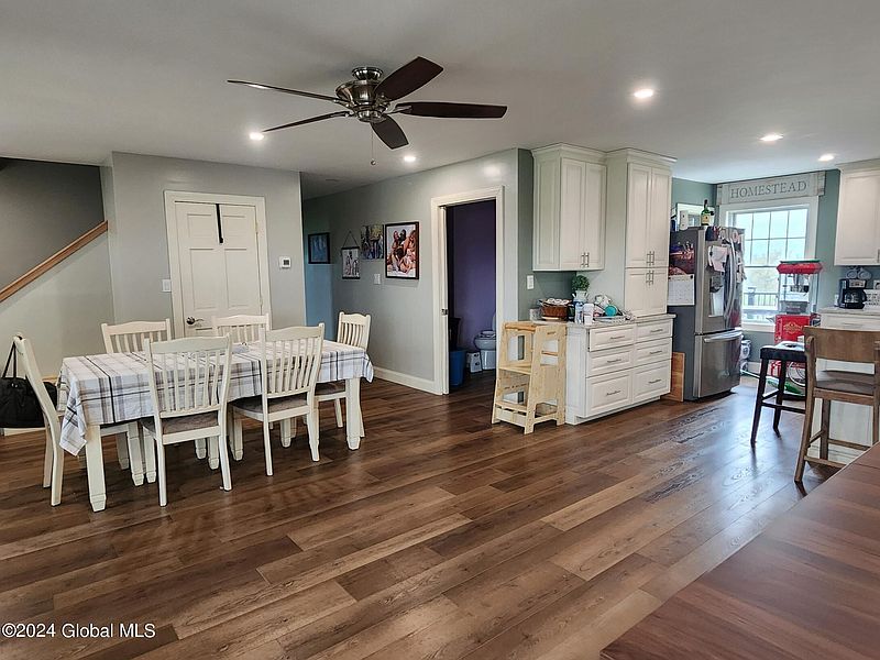 4th image of 219 Caswell Road