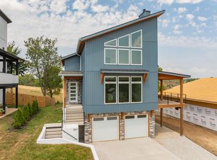 2807 S 14th Ave, Ozark, MO 65721