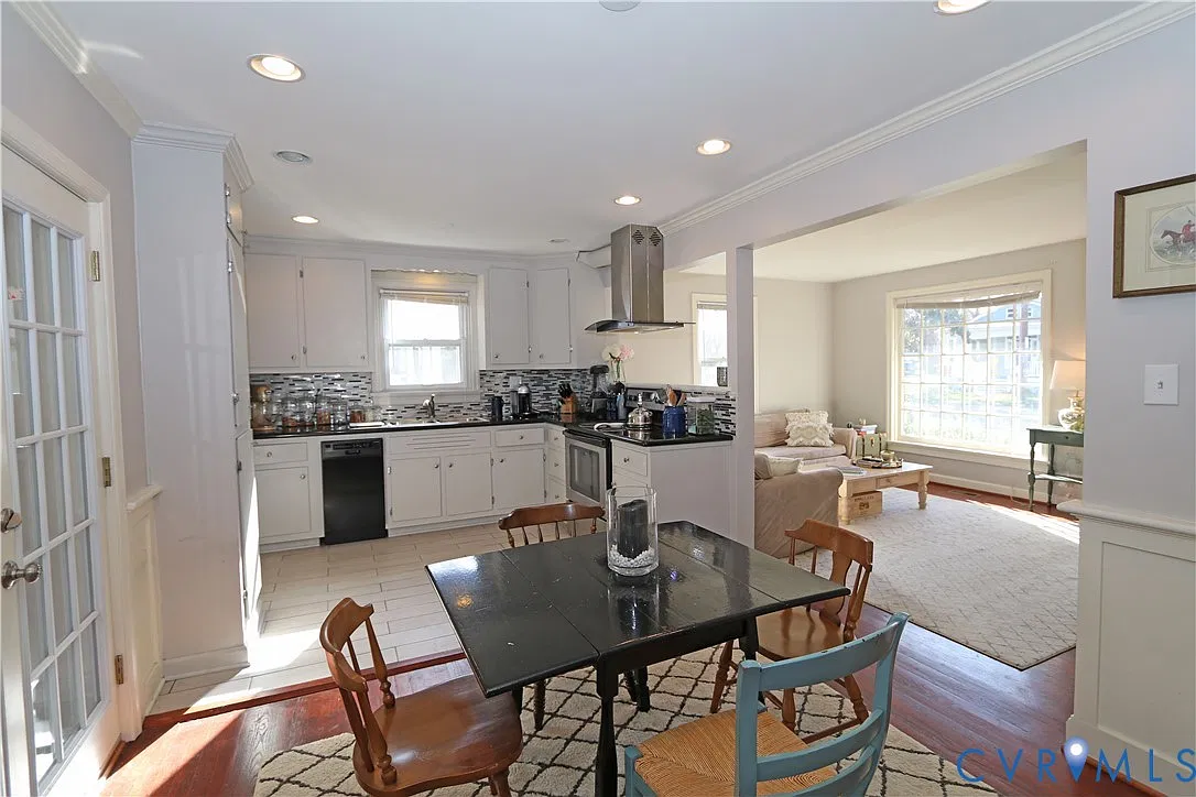 3 bed, 2.0 bath, 1095 sqft, $2,850 — Photo 4