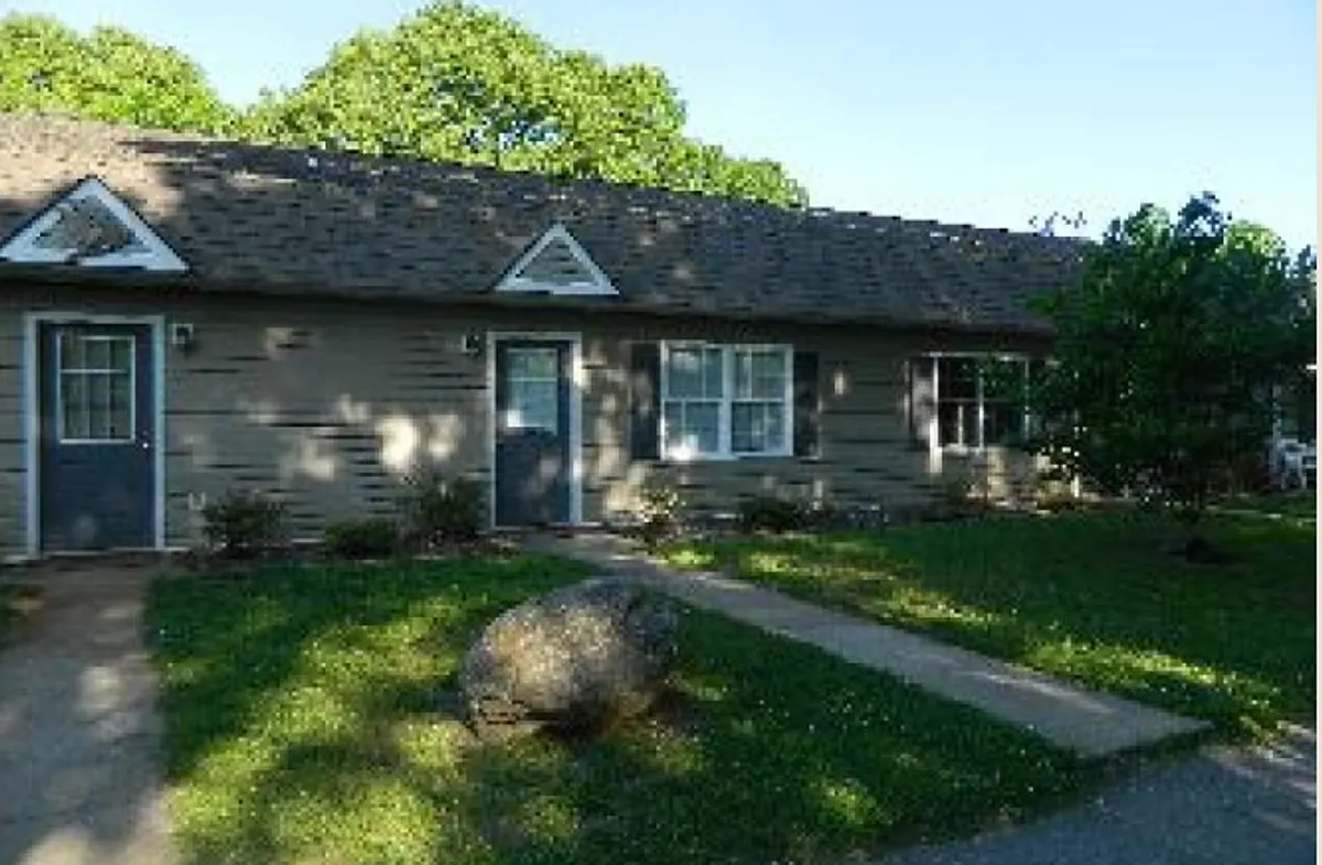 Building Photo - 1232-1244 1254 Centerville Rd