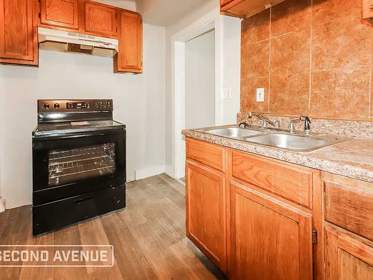 7022 S Benton Ave — Photo 11