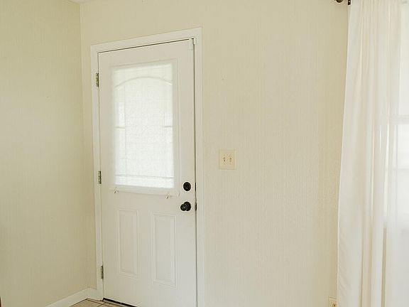 4th image of 2806 Riverwood Rd