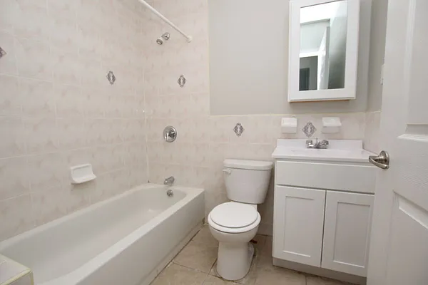 Rented by Evergreen Apartments BK | media 3