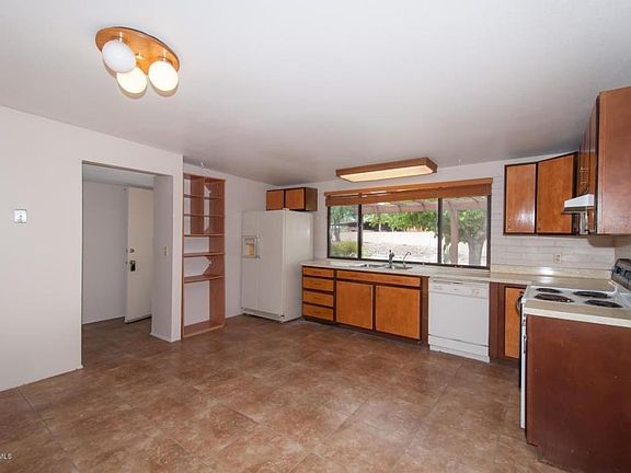 3rd image of 8425 E Balfour Dr