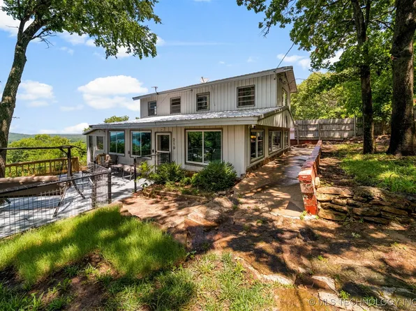 219 Grandview Cir, Locust Grove, OK 74352
