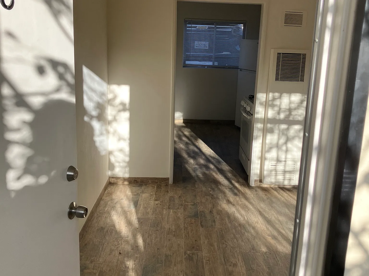 Studio, 400 sqft, $1,700 — Photo 1