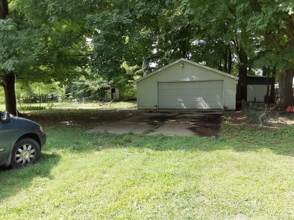 68690 Mott St, White Pigeon, MI 49099