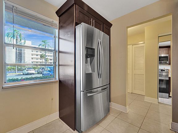 5th image of 401 SE 3rd St APT 107