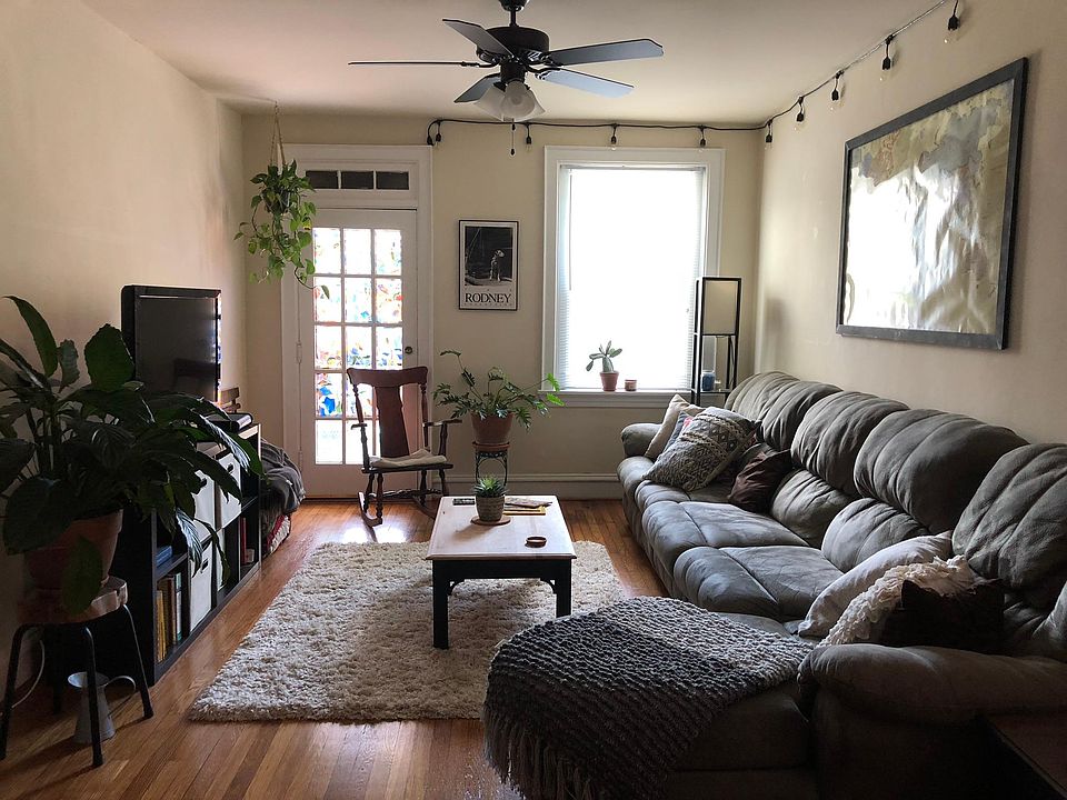 1st image of 3309 W Grace St APT 1