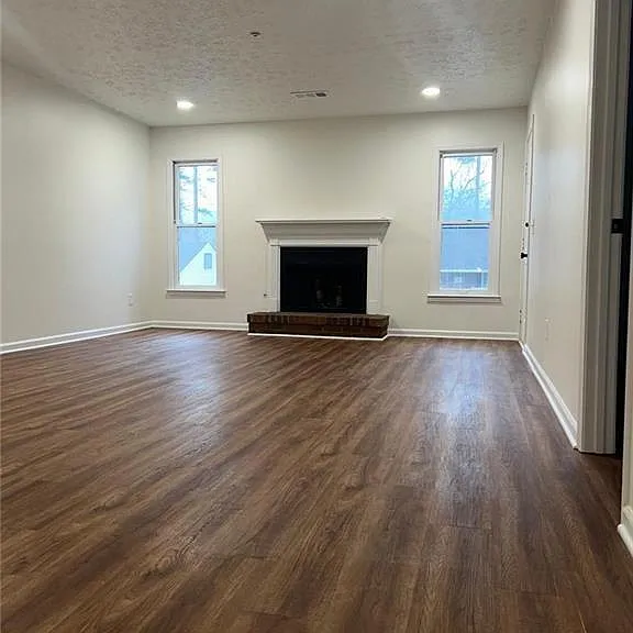 300 E Burns Ct SE #D — Photo 14