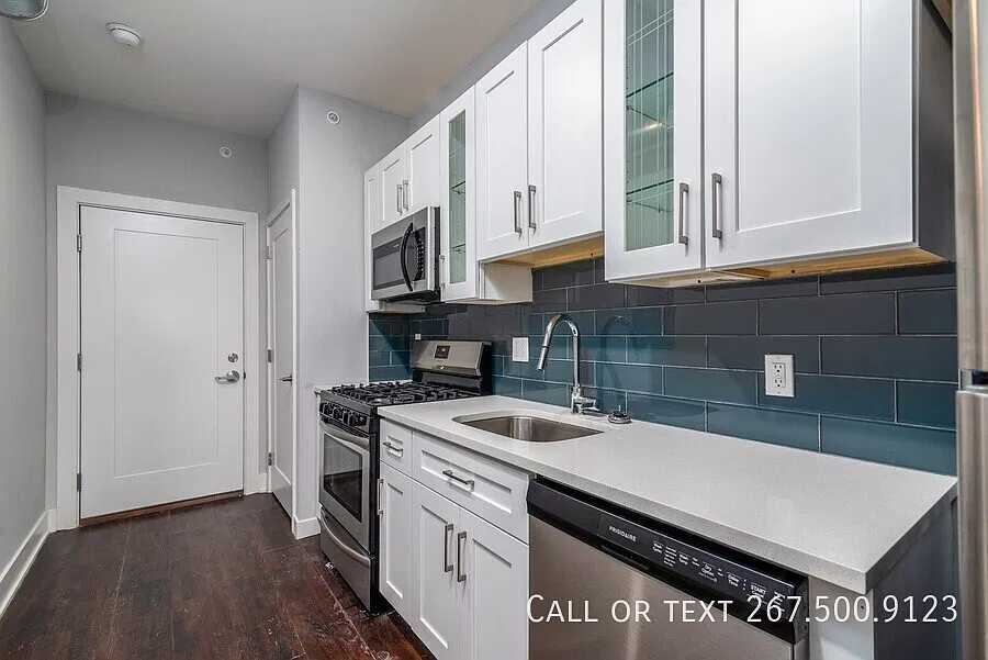 Hottest Area in the City! Limited Availability. — Photo 3