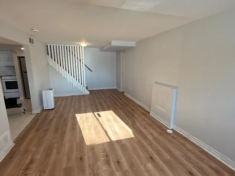 78 Harold St #BASEMENT — Photo 4