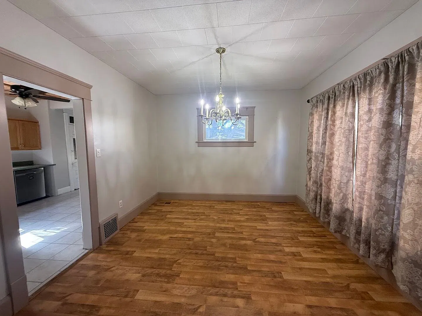 Four bedroom house available for rent - Canton SW — Photo 3