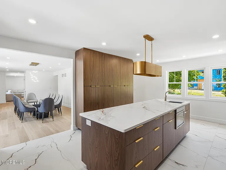 19 Roslyn Dr — Photo 15