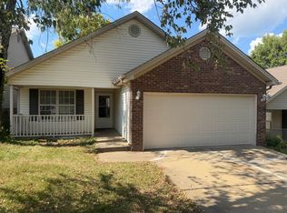 657 Hugging Bear Dr, Lexington, KY 40509