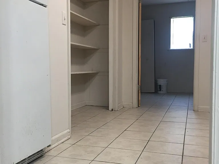 105 Princess Ln #B — Photo 7
