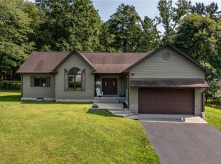 955 Hillside Rd, Jamestown, PA 16134