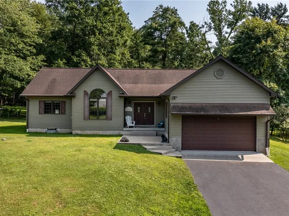 955 Hillside Rd, Jamestown, PA 16134