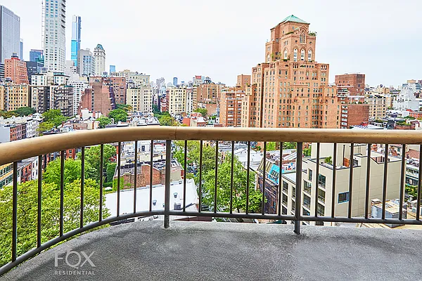 Sold by Fox Residential Group | media 22