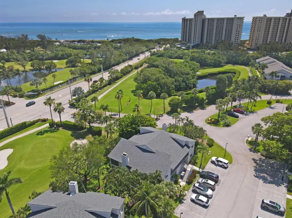 102 Clubhouse Circle, Jupiter, FL 33477