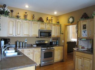 300 S Lincoln Ave, Ladd, IL 61329