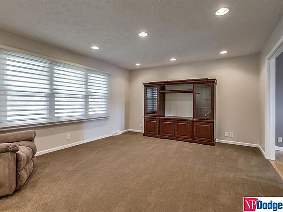 5th image of 9642 Sahler St