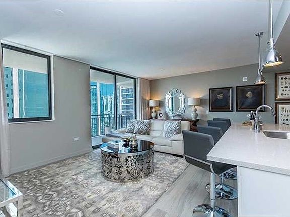 3rd image of 999 SW 1st Ave #26114